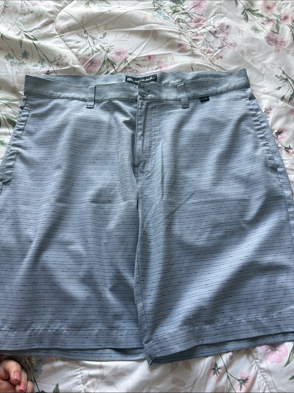 Travis Mathew shorts men’s size 36 grey stripes golf chino